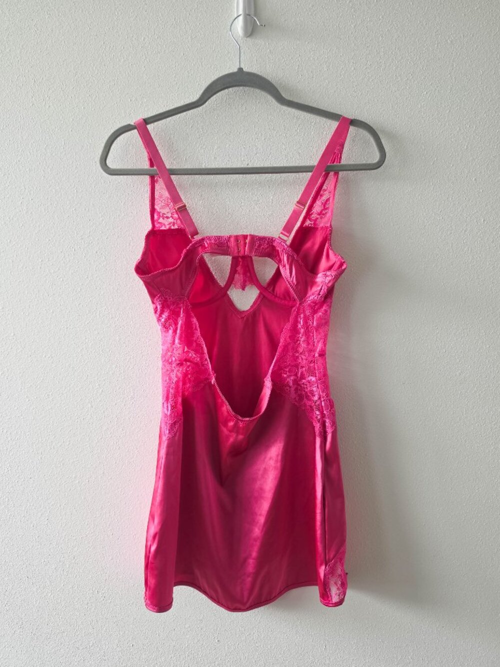 Fuschia Pink Lace Underwire Chemise - Picture 5 of 5